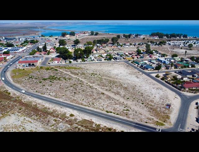 19,764M² VACANT LAND FOR SALE IN LAAIPLEK